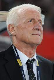 Per due anni di fila, nel 2014 e nel 2015, ha vinto il premio di miglior arbitro del mondo iffhs. Giovanni Trapattoni Wikipedia