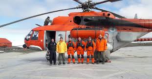 With the maximum takeoff weight of 13 tonnes, it can reach a maximum speed of 250 km/h (155 m/h) and make flights to a distance up to 650 kilometers. Campana Antartica 2017 2018 Traslado De Helicopteros Hangar X