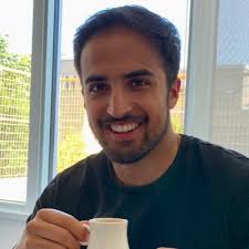 Eric Holmes (@ericholmeslive)