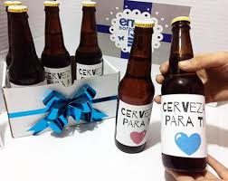 Consigue tus cervezas personalizadas para tus eventos. Kit Cervezas Enviasorpresas Arreglo Con Cervezas Kit Cerveza Decoraciones De Cerveza