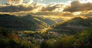 Pin By Theresa Hall On Howiroll Hazard Kentucky Appalachia Pretty Places