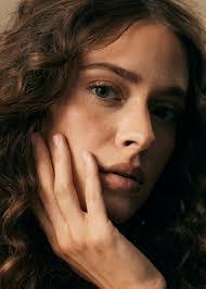 Sian Moss's Instagram, Twitter & Facebook