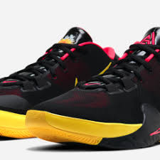 Alright guys to celebrate a dozen releases from the nike zoom freak 1 line, which is the signature shoe line of the greek freak. Buy Nike Zoom Freak 1 Soul Glo Kixify Marketplace