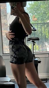 Brec Bassinger Sexy Ass Booty - Fappenist