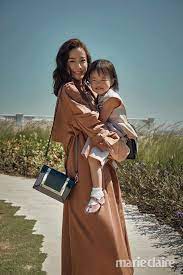 Born to a japanese mother and an english father, brown opted to. Family Mom Sky Brown Parents Imagenes