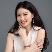 Elisa Lai (@ycl.elisa) • Threads, Say more