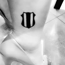 Bugünkü antrenman sonrasında başkan ahmet nur çebi, kaptan burak yılmaz ile bir araya geldi Bizeheryerbesiktas Besiktas 1903 Kartal Cubuklu Gururlan Dovme Fikirleri Dovme Tattoo