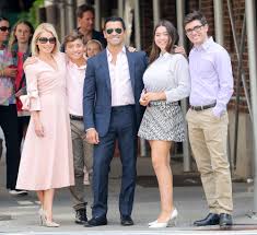 In it, she bends over by a pool, smirking at the camera, while. Kelly Ripa And Mark Consuelos Family Photos People Com
