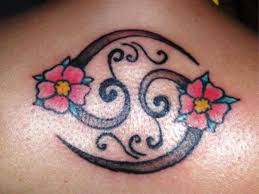 Amazing cancer zodiac sign tattoo design for lower back. Cancer Woman Zodiac Sign Tattoo 85 Unique Cancer Zodiac Tattoos To Compliment Your Body And Personality Tattoo Me Now Bangles Glass Bangles And Wooden Bangles Jewelry Online