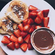 I M So Confused Because Half Of Me Wants To Be That Girl Who Works Out Everyday And Eats Healthy Food All The Time And P Lecker Leckeres Essen Ideen Furs Essen