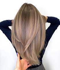 Che abbiate capelli lisci, ricci o mossi i capelli scalati medi vi . I Migliori Tagli Di Capelli Lunghi Lisci Da Provare Trucchi Tv