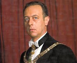 Volontari della protezione civile in supporto dei vacanzieri in attesa. Qh44302kxmiaim