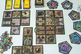 How To Play Betrayal At House On The Hill Board Game Board Game Halv