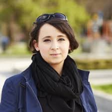 Marcelina zawisza podczas przemówienia na sejmowej komisji zdrowia miała uchyloną bluzkę i karmiła swoje dziecko, jednocześnie zerkając w zapiski na telefonie. Marcelina Zawisza Wybory 2015 Do Sejmu Katowice Kw Partia Razem