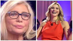 Ho chiesto delle punture per morire. Mara Venier E Francesca Fialdini Ai Ferri Corti Lo Sgarbo Della Venier Non Passa Inosservato City Milano News
