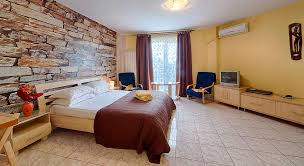 Inchiriaza astazi un apartament in regim hotelier in centrul bucurestiului si beneficiaza de mai mult spatiu si confort. Avantajele Si Dezavantajele Inchirierii In Regim Hotelier Eastcomfort Bucharest Apartments Cazare Bucuresti Blog
