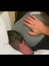 Facesitting with a man - humiliating pleasure videos