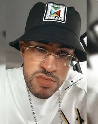 Voy hacer otro party así en la playa, quien se apunta?. Pin By Dalila Costoya On Bad Bunny In 2020 Bunny Wallpaper Bunny Fashion Bunny Nails