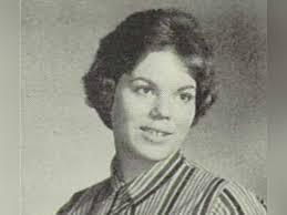 Elsie Beebe's Instagram, Twitter & Facebook