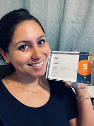 Carolyn Windle's Instagram, Twitter & Facebook