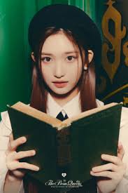 IVE 1st Fan Concert The Prom Queens Official MD Random Photocard Pack KPOP  K-POP