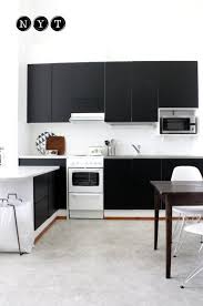 Kaappien Ovet Paallystettiin Mattamustalla Dc Fixilla Kitchen Inspirations Kitchen Style Old Kitchen Cabinets