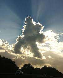 121 Amazing Clouds That Look Like Dragons, Dogs And Dinosaurs | Bored Panda