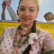 Chandra Beals's Instagram, Twitter & Facebook