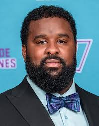 Lori Thaler's Instagram, Twitter & Facebook