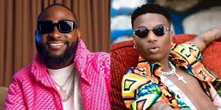 Wizkid and Davido engage in a heated social media exchange over who's better - Starr Fm