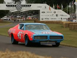 The engine in the nascar race car is probably the most crucial dodge provides the engine block and cylinder head for the engines used by bill davis racing. Dodge Charger Nascar Picture 2 Reviews News Specs Buy Car