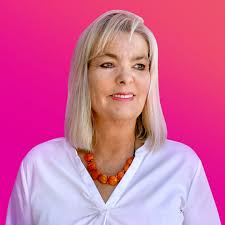 Jill Earnshaw's Instagram, Twitter & Facebook