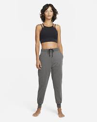 Joggings femme et pantalons de sport. Pantalon De Jogging En Molleton 7 8 Nike Yoga Pour Femme Nike Fr
