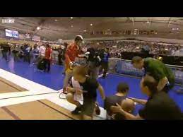 Berikut adalah maklumat penuh mengenai biodata azizul hasni awang, azizulhasni awang biodata, biografi azizulhasni awang dan fakta menarik azizulhasni awang. Azizulhasni Awang Finishes Track Race With Splinter Through Leg Youtube