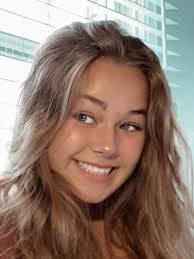 Alexandra Hardesty's Instagram, Twitter & Facebook