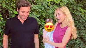 Μας καλημέρισε με την πιο γλυκιά φώτο των παιδιών της. Doykissa Nomikoy Ta Tryfera Logia Gia Ta Paidia Ths Vid Celebrities Eidhseis