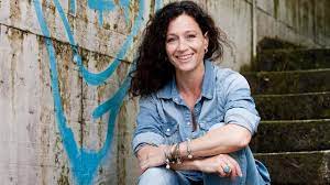 Podrás ver en que series ha participado delia mayer, información sobre su biografía, enlaces de interés, etc. Krimi Delia Mayer Ich Bin Nicht So Zah Und Hart