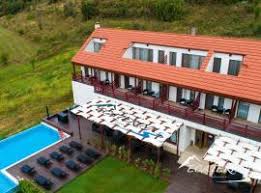 Pensiunea carmen sylva***** este alegerea ideala de petrecere a unui sejur departe de aglomeratia orasului in conditii de 5 stele. Cele Mai Bune 10 Hoteluri Cu Piscine Din Banat Romania Booking Com