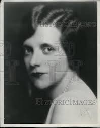 1933 Press Photo Portrait of Julia Boyd