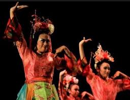 Upih pinang adalah pelepah/pangkal daun pokok pinang. 105 Tarian Daerah 34 Provinsi Beserta Gambar Dan Asalnya