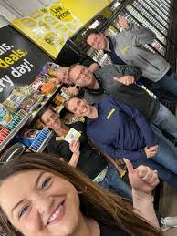 Kim Dobbins's Instagram, Twitter & Facebook