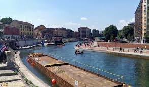 È questa la prima conseguenza della folla di giovani che si è ritrovata ieri sera nell'ultimo sabato in zona gialla. La Darsena E I Navigli Di Milano Vedere La Citta D Acqua Patatofriendly