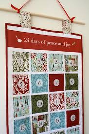 Fabric Advent Calendar Wall Hanging A Tutorial More Work But Looks Much Nicer Advent Calendar Pattern Fabric Advent Calendar Christmas Advent Calendar Diy
