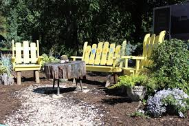 We're gonna do a bit of hiking, going to go check out some waterfalls, grab lunch, explore some caves, check out the bridge of flowers etc. Lake Lure Highway 64