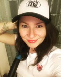 Sweet dreams, Hula hoop 30/365 15 mins ✔️ no reel. We're doing amazing.  Stay hydrated and smash our goals! 💪🏽