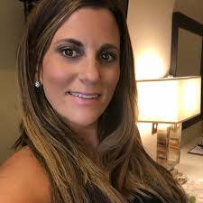 Lyn Lawrence's Instagram, Twitter & Facebook