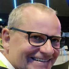 Het is zover, officieel een nieuwe baan, in een hele andere branche. Een  soort het roer om, of beter ... ' Ik Vertrek ' Naast mijn ICT  werkzaamheden, nu vanuit Oostenrijk, zal