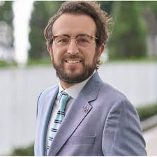 Amanda Applegate, High Net Worth