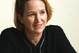 Kelly Lyles's Instagram, Twitter & Facebook