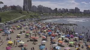 Bekijk meer ideeën over argentinië, natuurverschijnselen, zuid amerika. Argentina Mar Del Plata Beaches Packed Amid Covid 19 Spread Video Ruptly